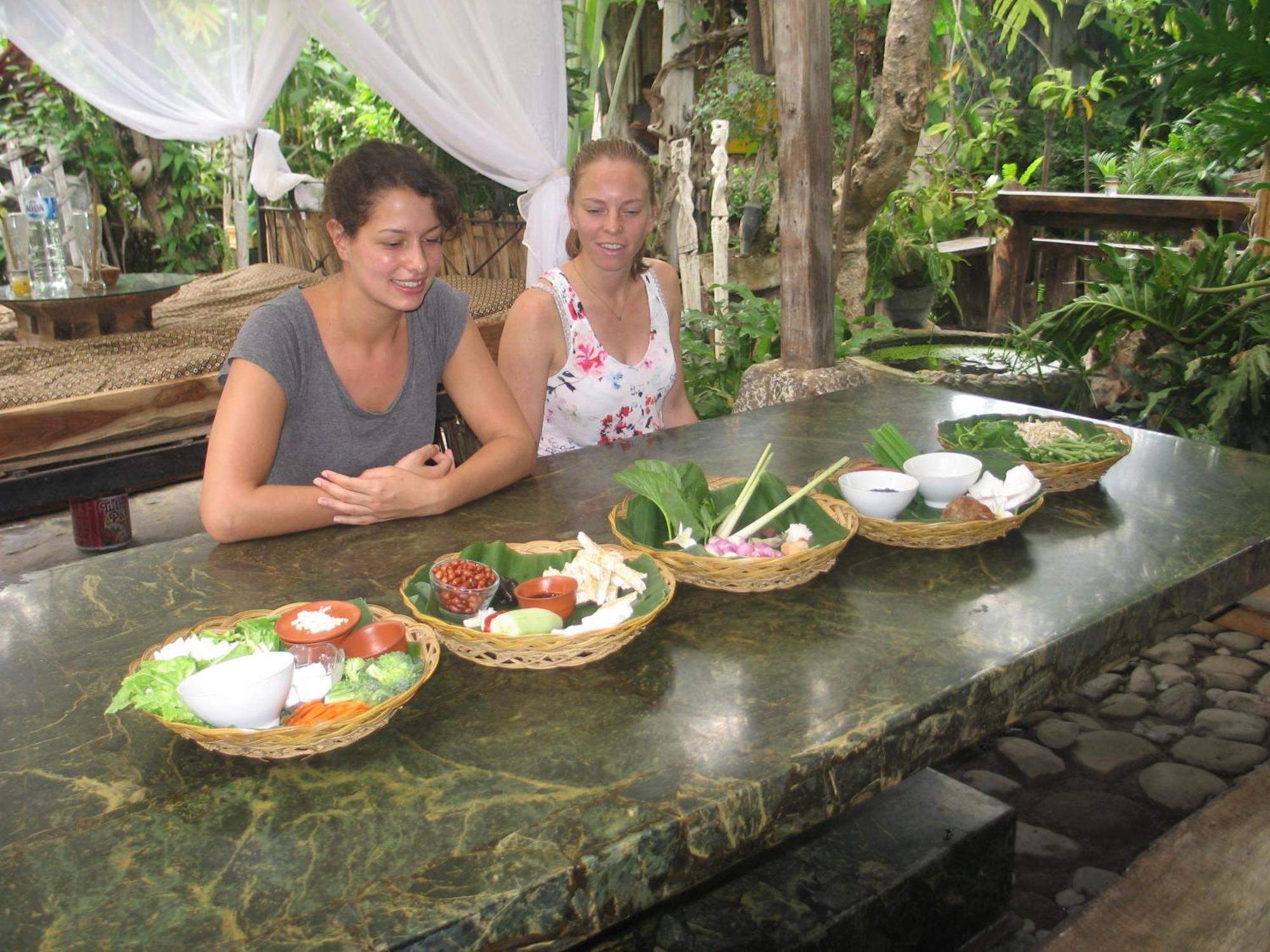 Santhiku Hotel & Spa 罗威那 外观 照片