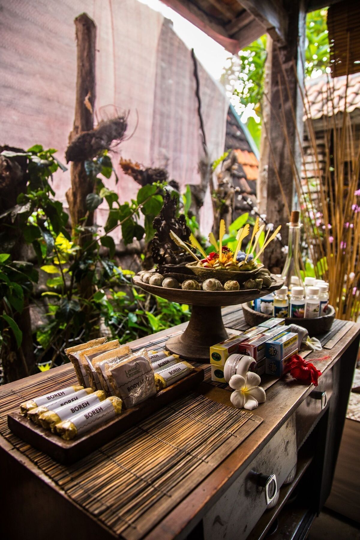 Santhiku Hotel & Spa 罗威那 外观 照片