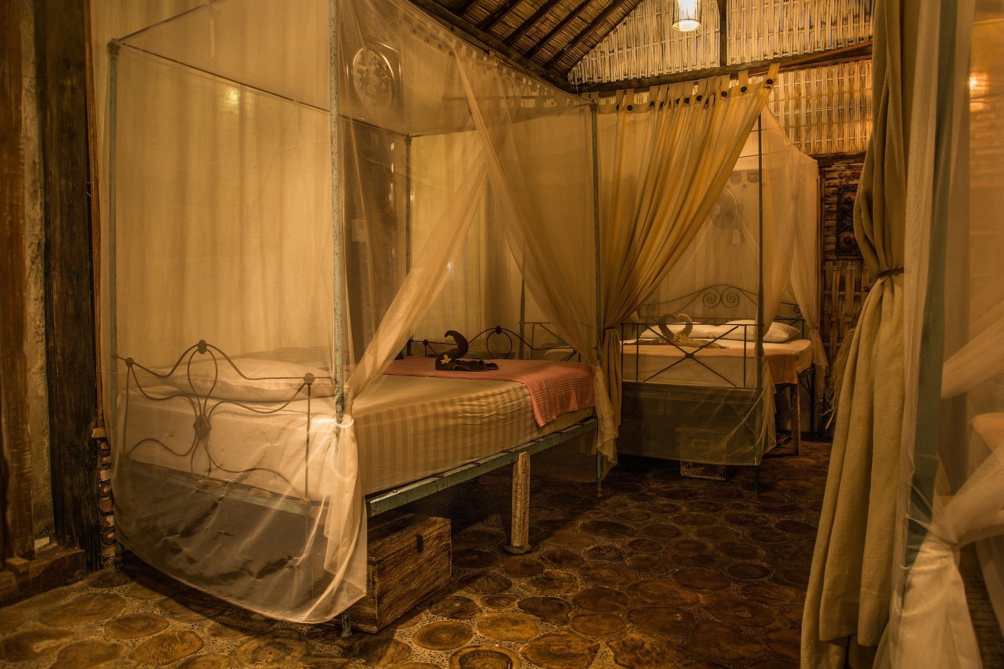 Santhiku Hotel & Spa 罗威那 外观 照片