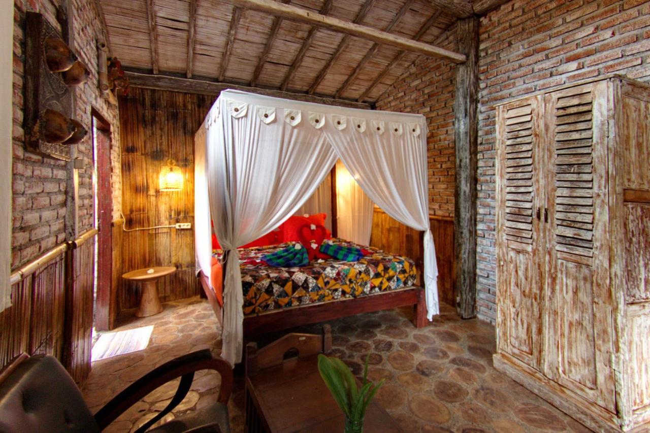 Santhiku Hotel & Spa 罗威那 外观 照片